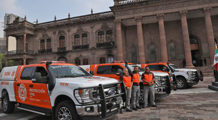 Elementos de Protección Civil del estado de Nuevo León.