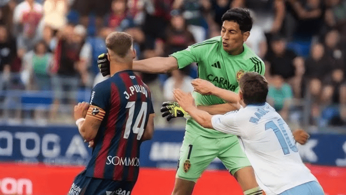 Esteban Andrada es suspendido 13 juegos tras agresión