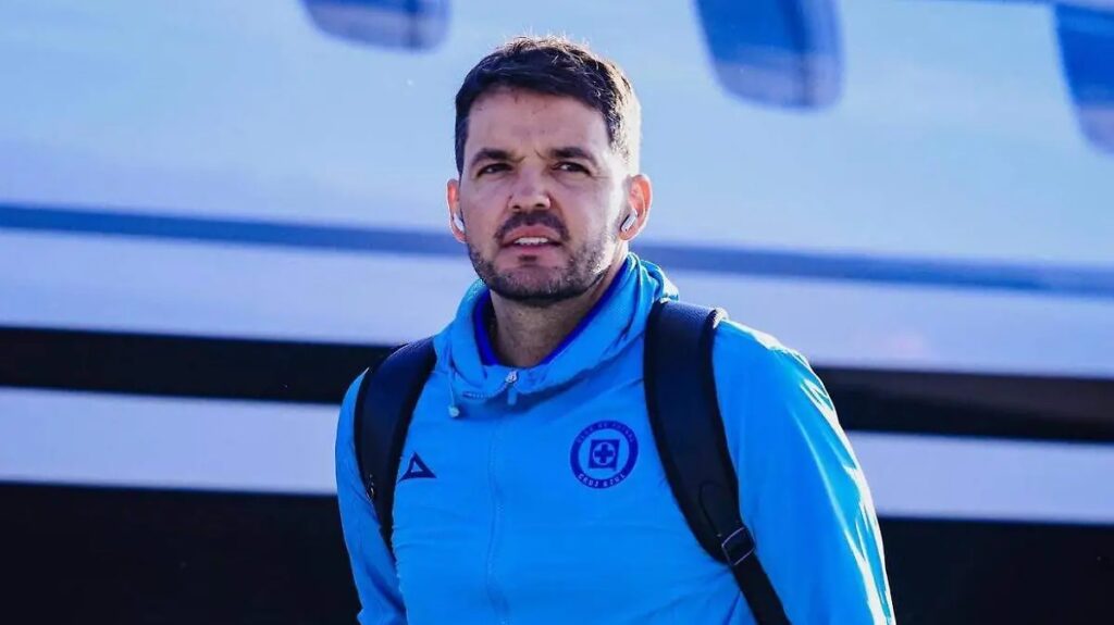 Nicolás Larcamón rompe el silencio tras salir de Cruz Azul
