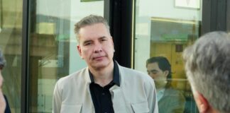 Waldo Fernández destaca inversión en salud y llegada de especialistas a Nuevo León