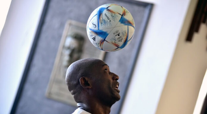 Cubano rompe récord mundial de toques de balón y supera marca mexicana