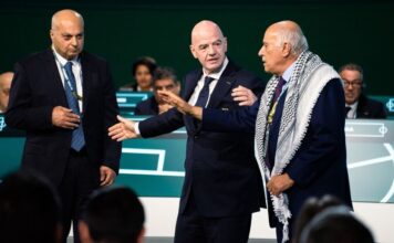 Tensión en FIFA: dirigente Palestino rechaza saludo Israelí
