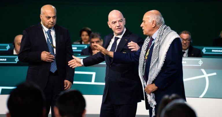 Tensión en FIFA: dirigente Palestino rechaza saludo Israelí