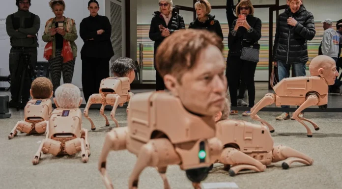 Robots con rostros de famosos sorprenden en museo de Berlín