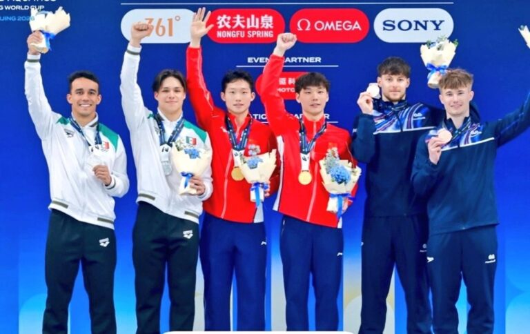 México logra plata en mundial de clavados en Pekín, China