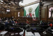 Abren investigación por narcocorrido en Congreso de Michoacán; diputado se disculpa