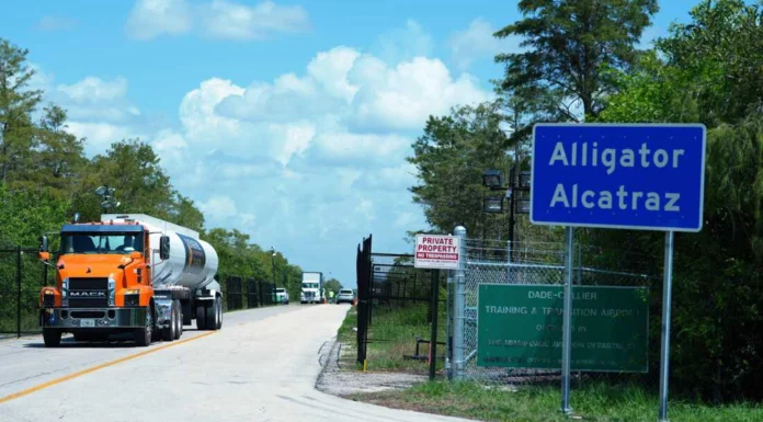 Florida cierra Alligator Alcatraz tras participar en 21 mil deportaciones