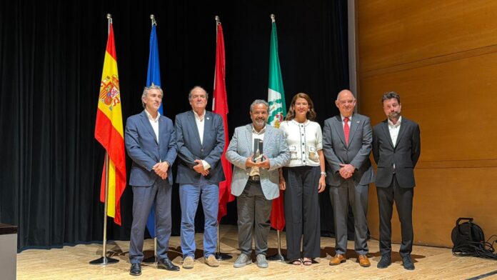 ESCOBA ORO 1