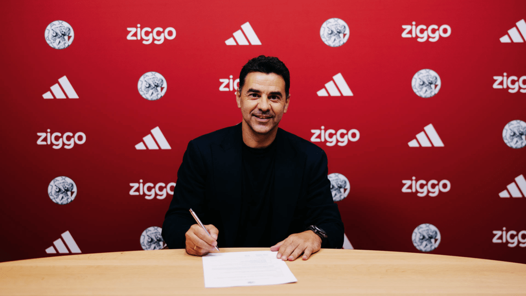 Míchel es el nuevo entrenador del Ajax por dos temporadas