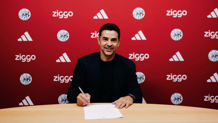Míchel es el nuevo entrenador del Ajax por dos temporadas