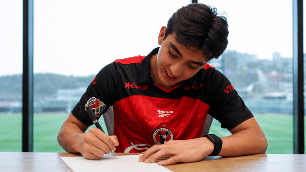 Gilberto Mora seguirá en Xolos de Tijuana tras acuerdo hasta 2029