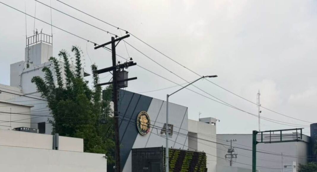 Hombre muere en celdas de la Agencia Estatal de Investigaciones en Monterrey