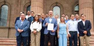 Alcaldes exigen a Estado liberar adeudos millonarios Cerca de 20 alcaldes participaron en la exigencia al Gobierno estatal