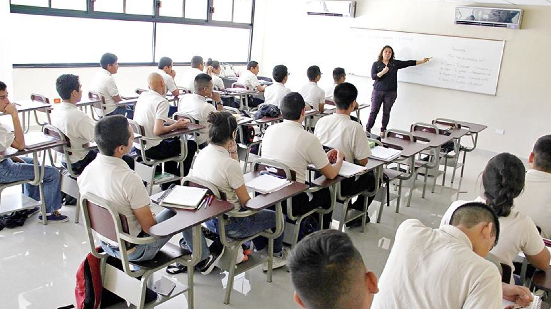 Escuelas militarizadas enfrentarán cierre