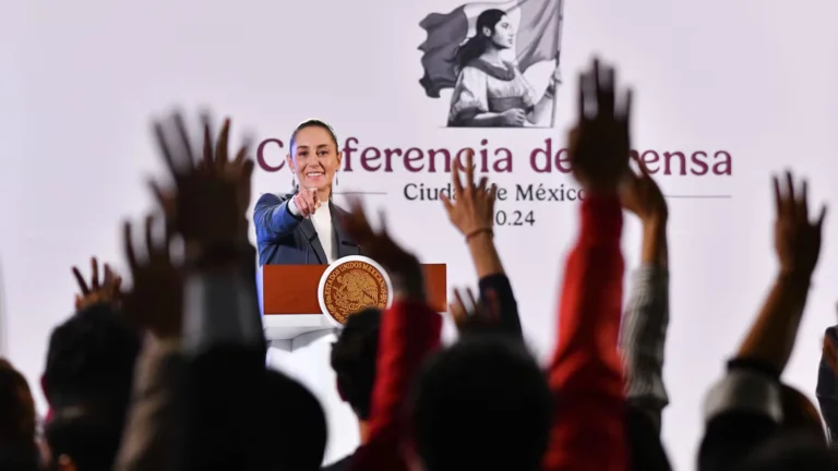 Sheinbaum rechaza censura ante debate por derechos de audiencias