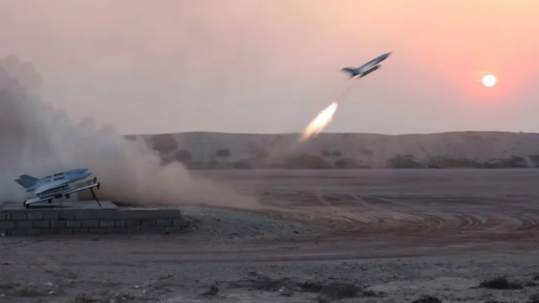 Irán lanza drones contra instalaciones de Estados Unidos en Kuwait