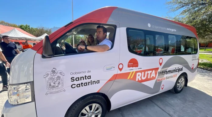 SantaBus refuerza rutas gratuitas para el regreso a clases Santa Bus amplía apoyo gratuito a estudiantes de Santa Catarina