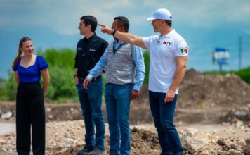 El Alcalde de Monterrey, Adrián de la Garza, en compañia de autoridades municipales, supervisan el avance de la obra.
