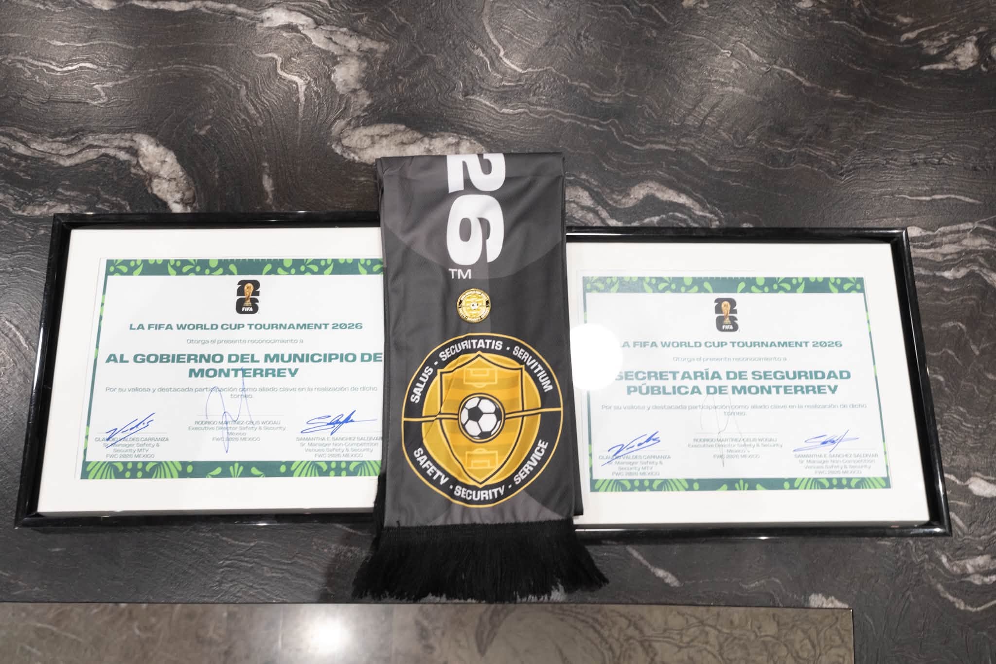 Reconocimiento que la FIFA otorgó al Gobierno de Monterrey.