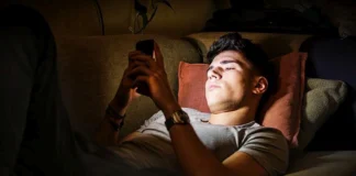 Reino Unido limitará redes sociales con histórico toque de queda Reino Unido limitará redes sociales