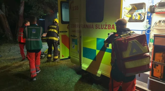 Rayo impacta campamento y hiere a cinco niños y un adulto en República Checa