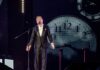 Ricardo Montaner interpretando sus más grandes éxitos durante la gira "El Último Regreso".