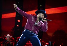 Carín León en Fan Fest Monterrey 2026: una noche espectacular llena de música y emoción Carín León durante su presentación en el Fan Fest Monterrey 2026 frente a miles de asistentes