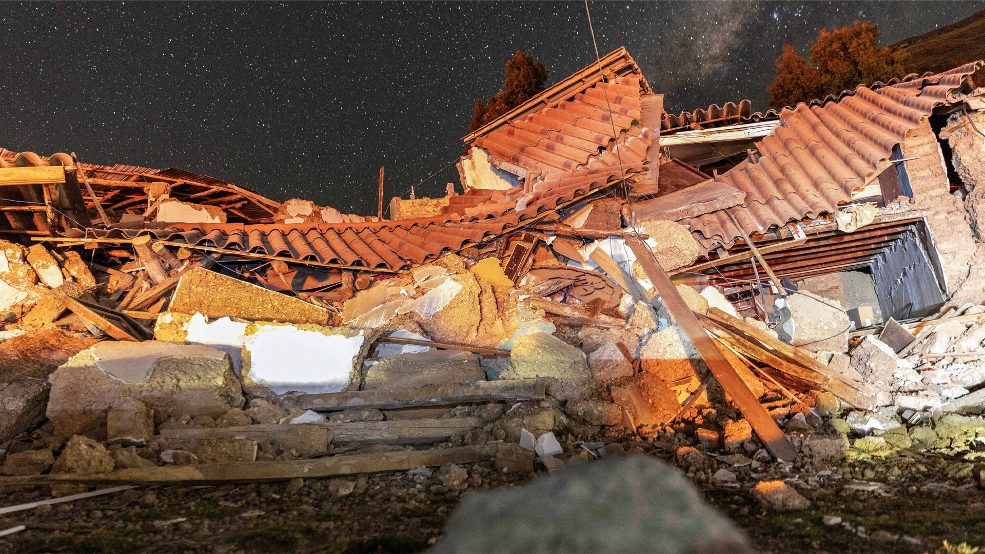 Autoridades evalúan estragos del terremoto