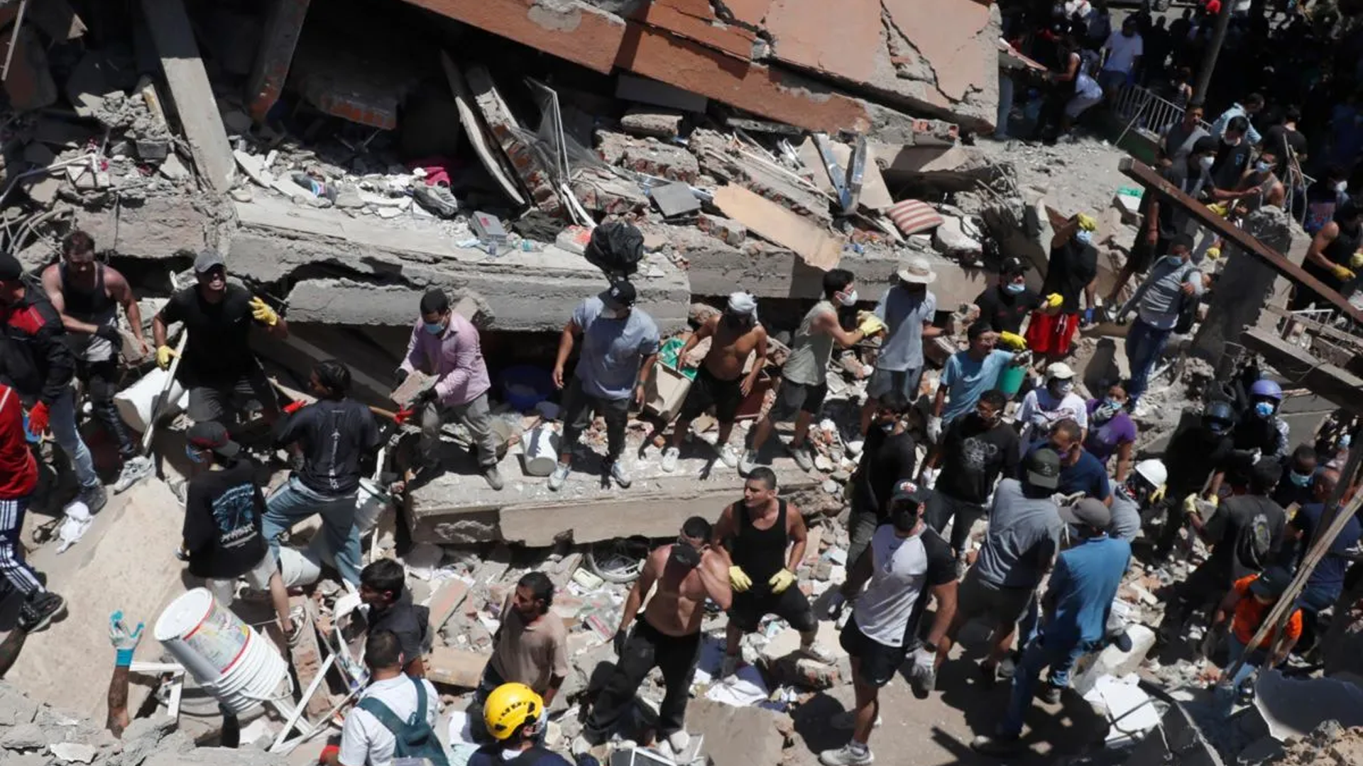 Terremoto en Colombia deja 240 muertos y tres días de luto