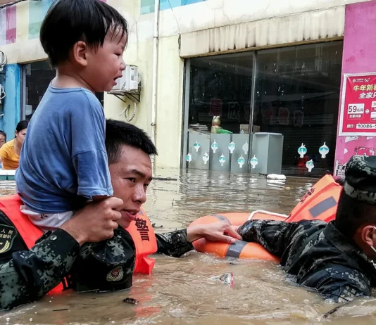 China evacúa a casi 88 mil habitantes por intensas lluvias en Shaanxi