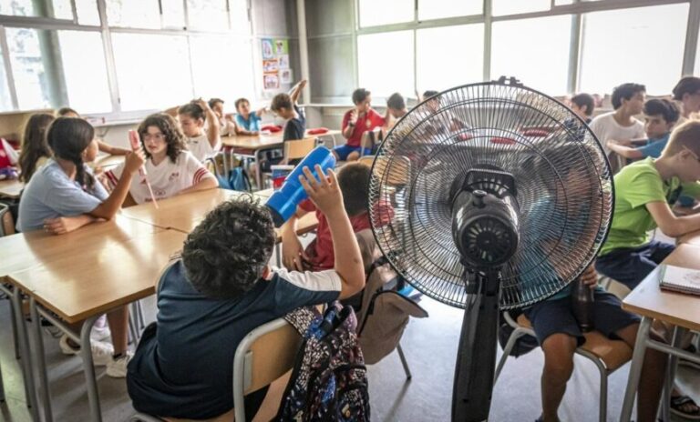 La Secretaría de Educación aseguró que el aire acondicionado no es prioridad en los planeteles.