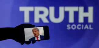 Trump ofrece acceso previo a sus publicaciones por 100 mil dólares al mes