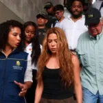 Shakira promete reconstruir escuelas afectadas por sismo en Colombia