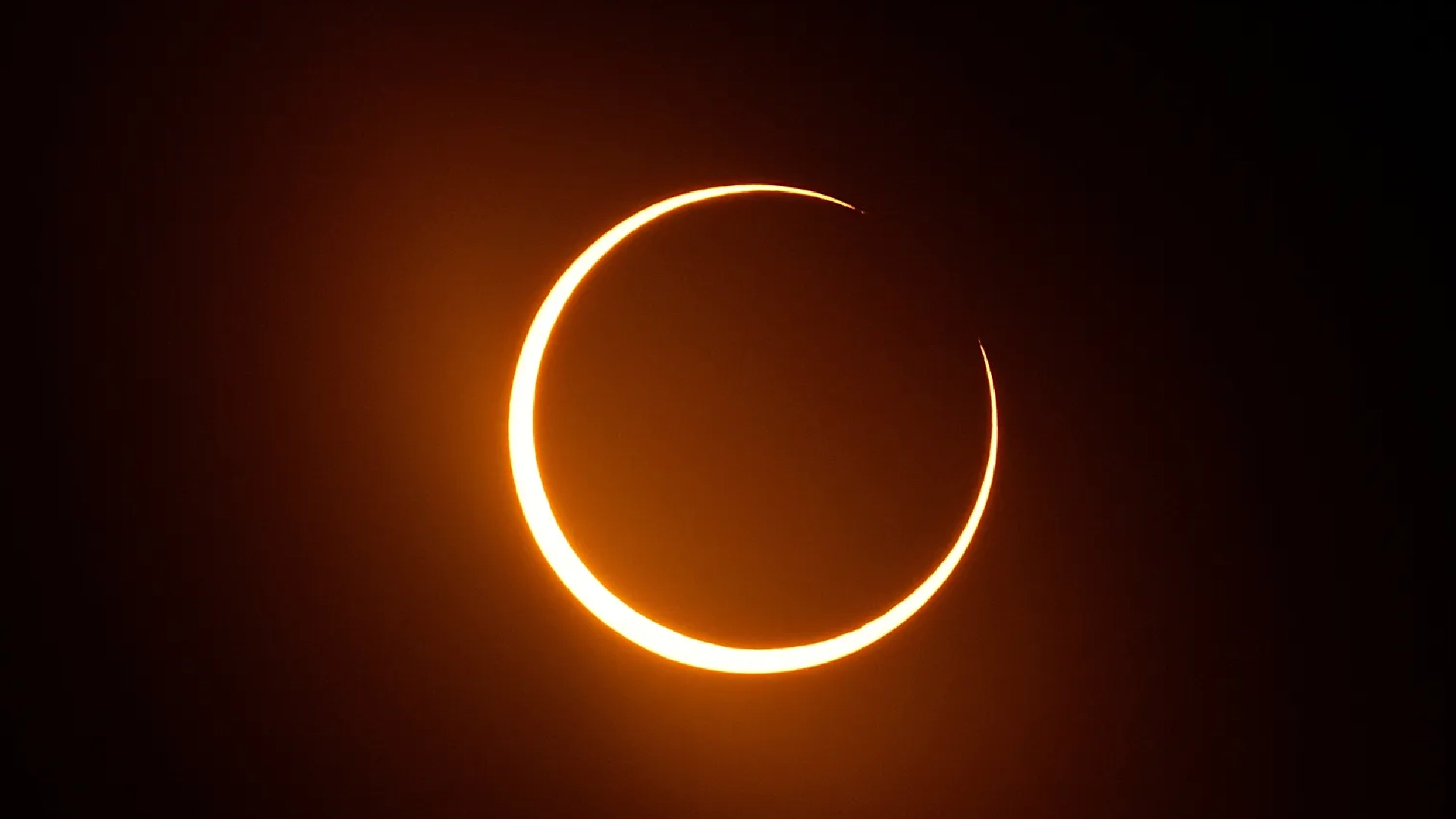 Captura del eclipse parcial en la capital francesa