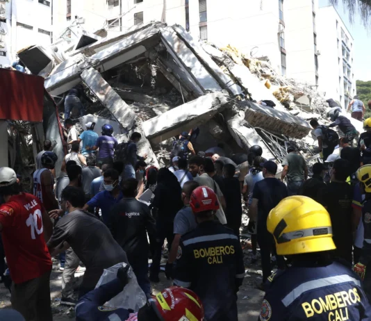 Sismo en Colombia deja 111 muertos y 87 heridos