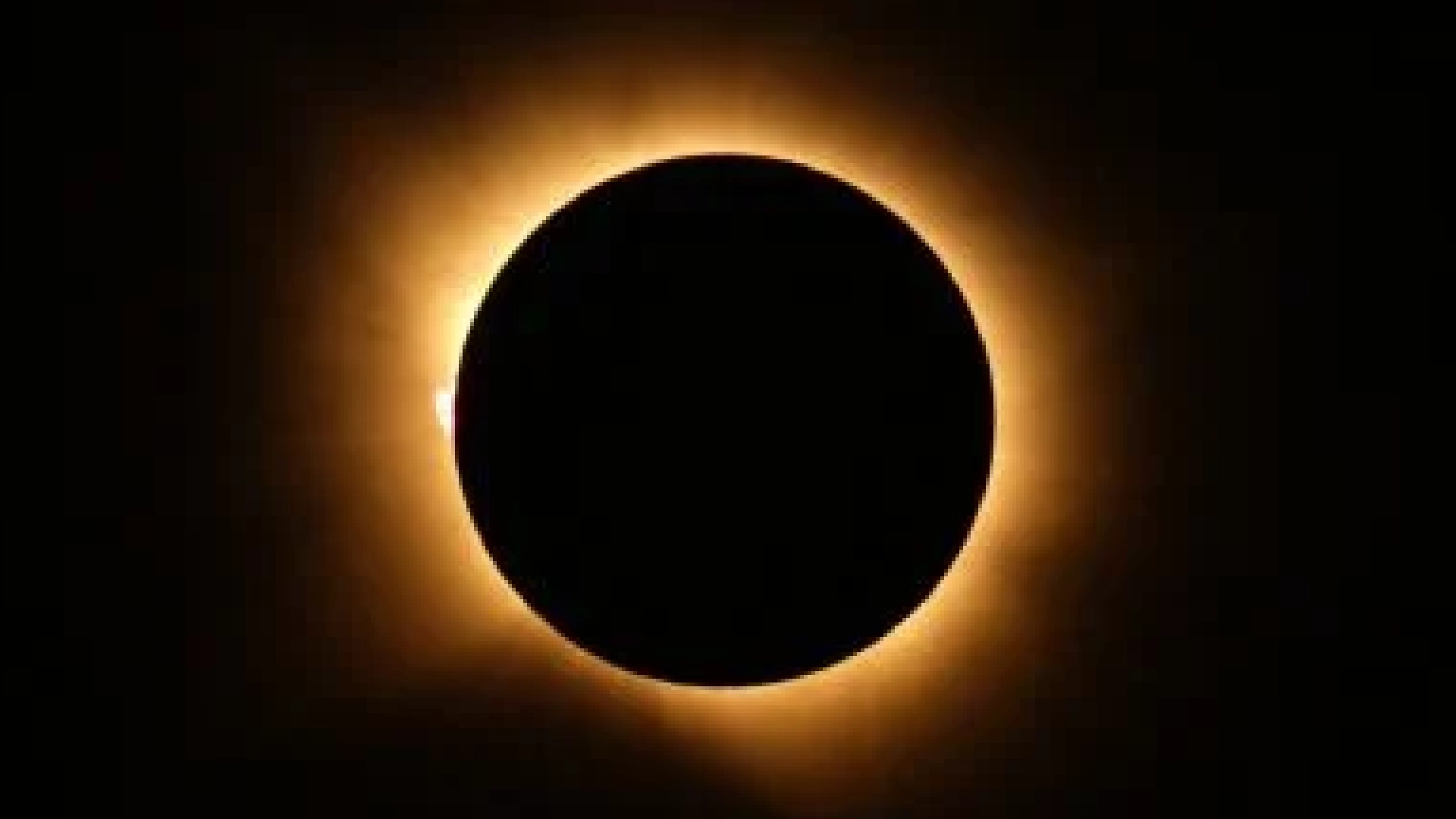 Espectacular eclipse solar total maravilla a Europa tras un siglo de espera