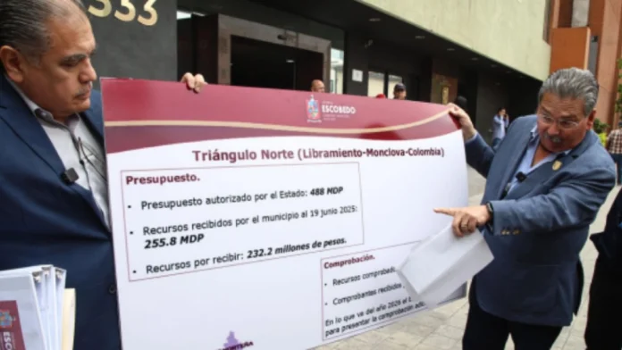 Escobedo entrega comprobantes y reclama adeudo del Triángulo Norte Escobedo entrega comprobantes y reclama adeudo del Triángulo Norte