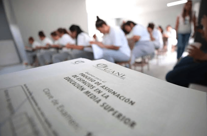 Nuevo León eliminará el examen de admisión a preparatorias en 2027 como parte del programa Mi derecho, mi lugar, informó Mario Delgado.