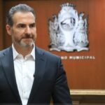El Ayuntamiento de Monterrey, encabezado por el alcalde Adrián de la Garza, presentó una denuncia penal por 313.5 millones de pesos que asegura corresponden al Fondo de Desarrollo Municipal.
