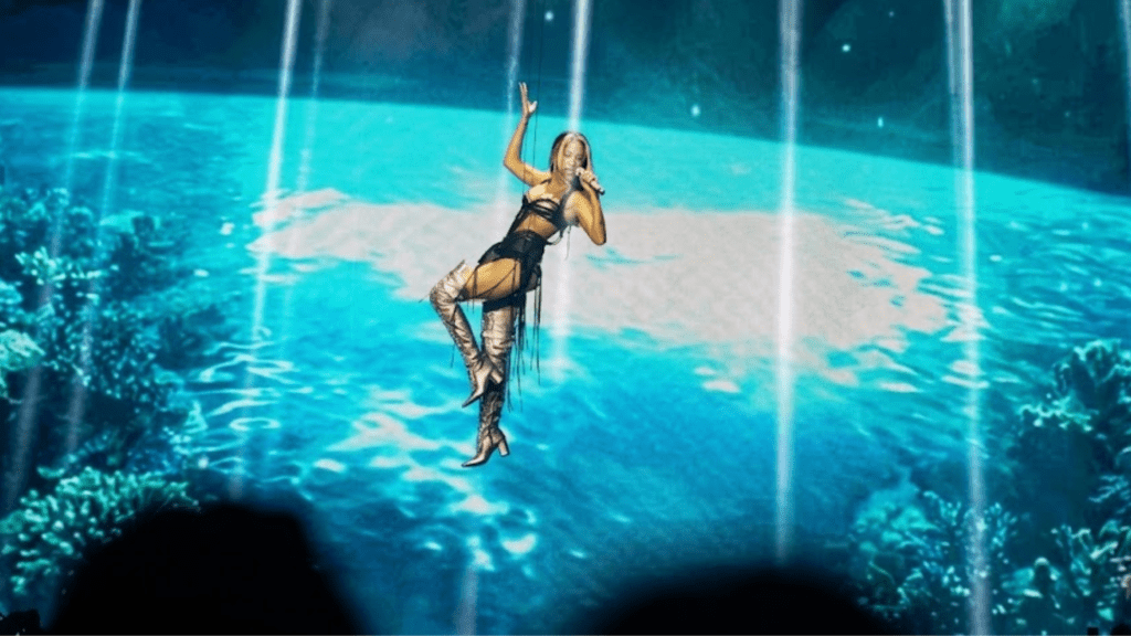 Tini en la Arena Monterrey durante su concierto FUTTTURA