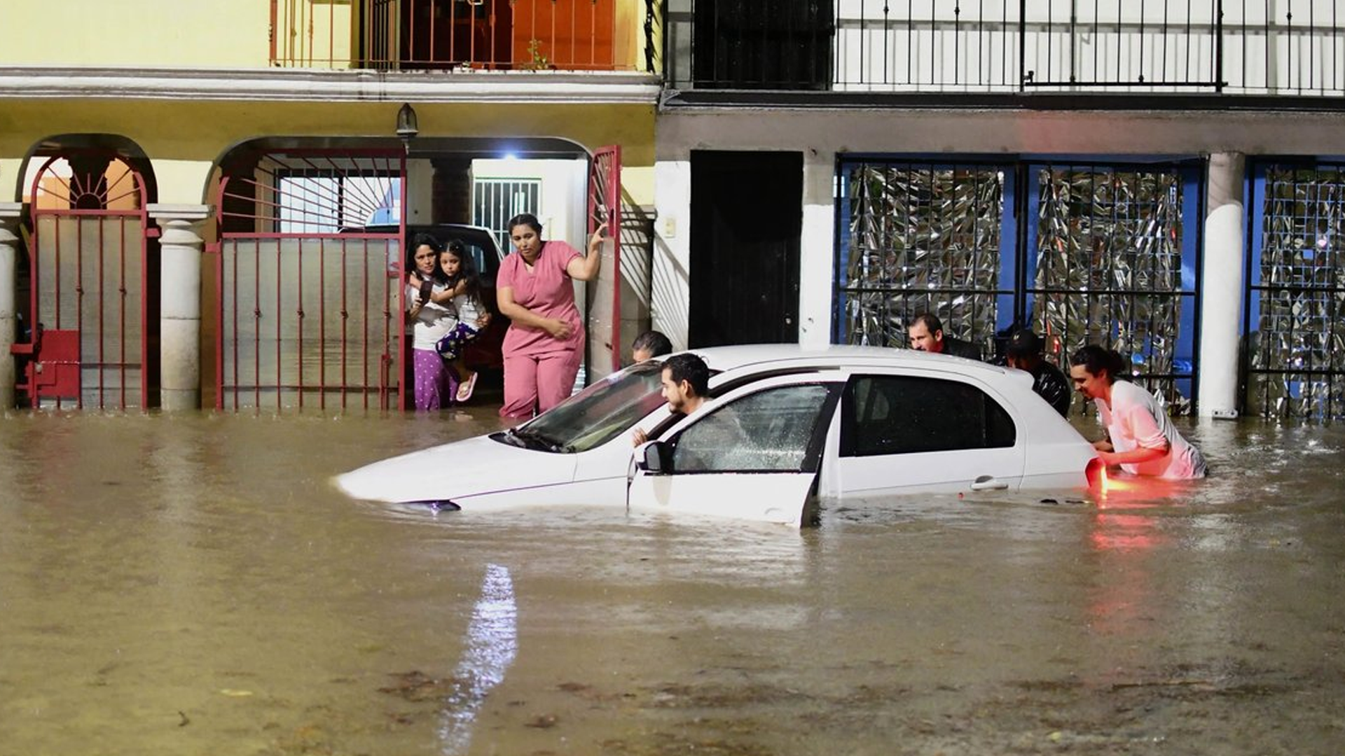Veracruz enfrenta inundaciones tras el frente frío número 2