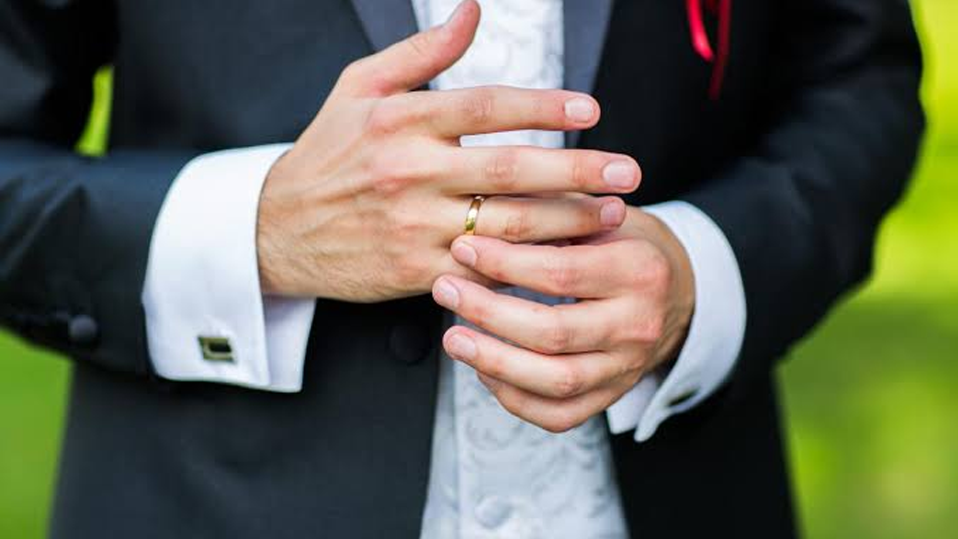 Mujer de 96 años y joven de 18 en matrimonio civil