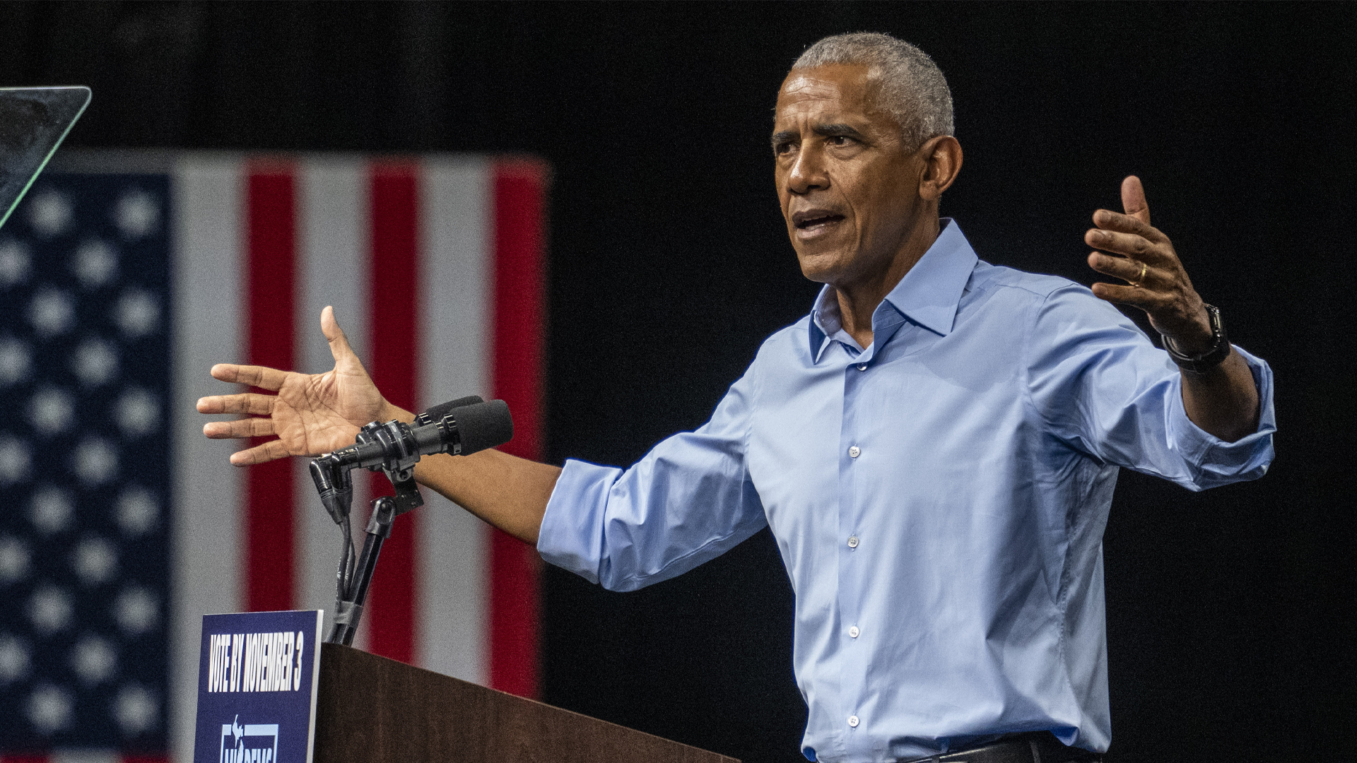 Trump llama estúpido a Obama tras la polémica por la decoración.