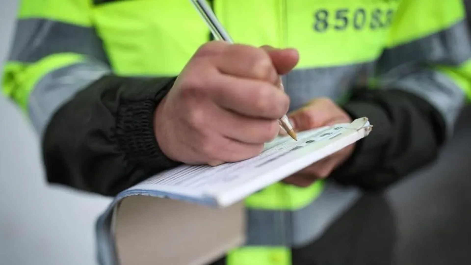 Multa federal por transportar personas en una pickup