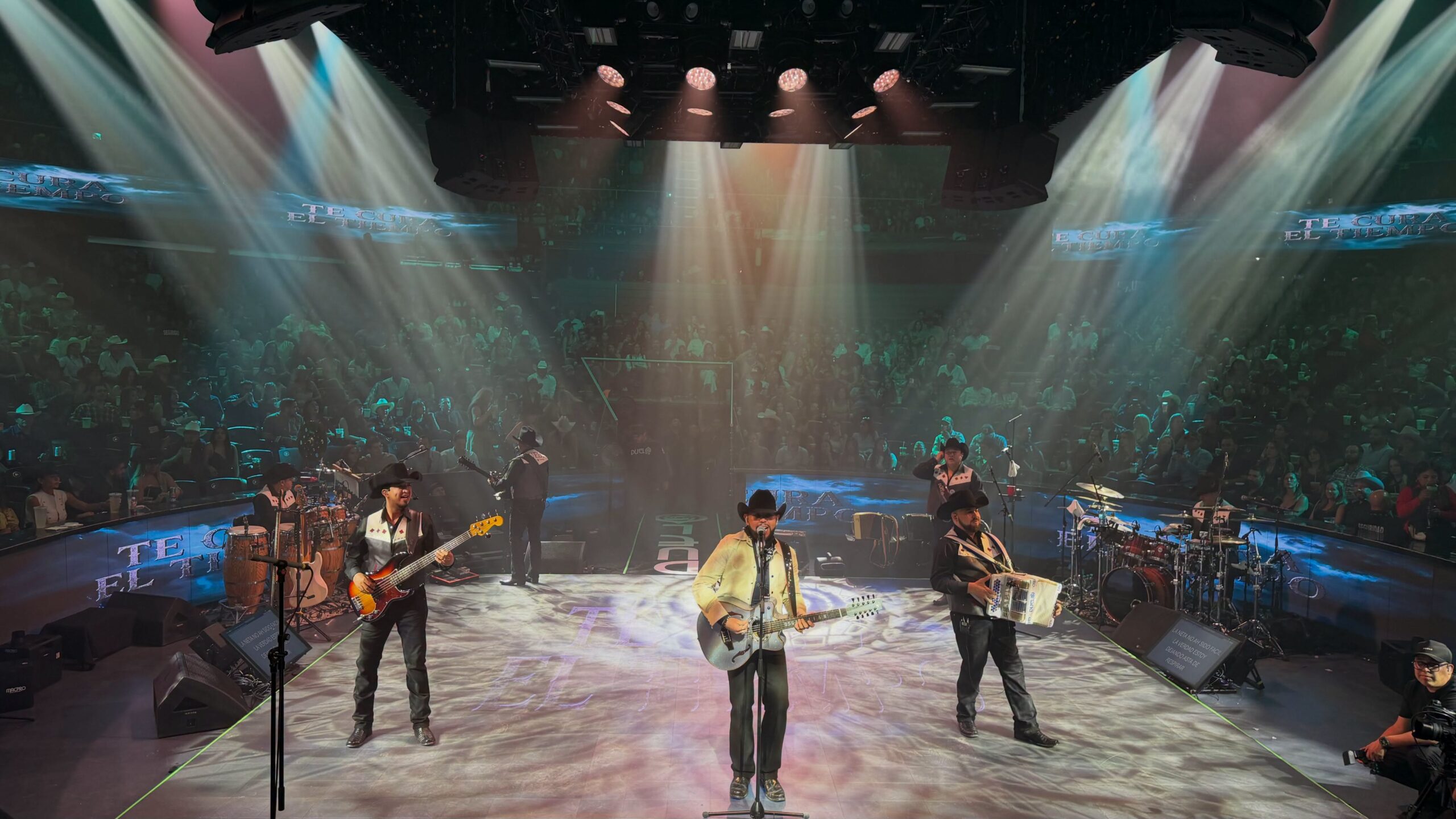 Concierto del grupo Duelo en el Domo Care de Monterrey.