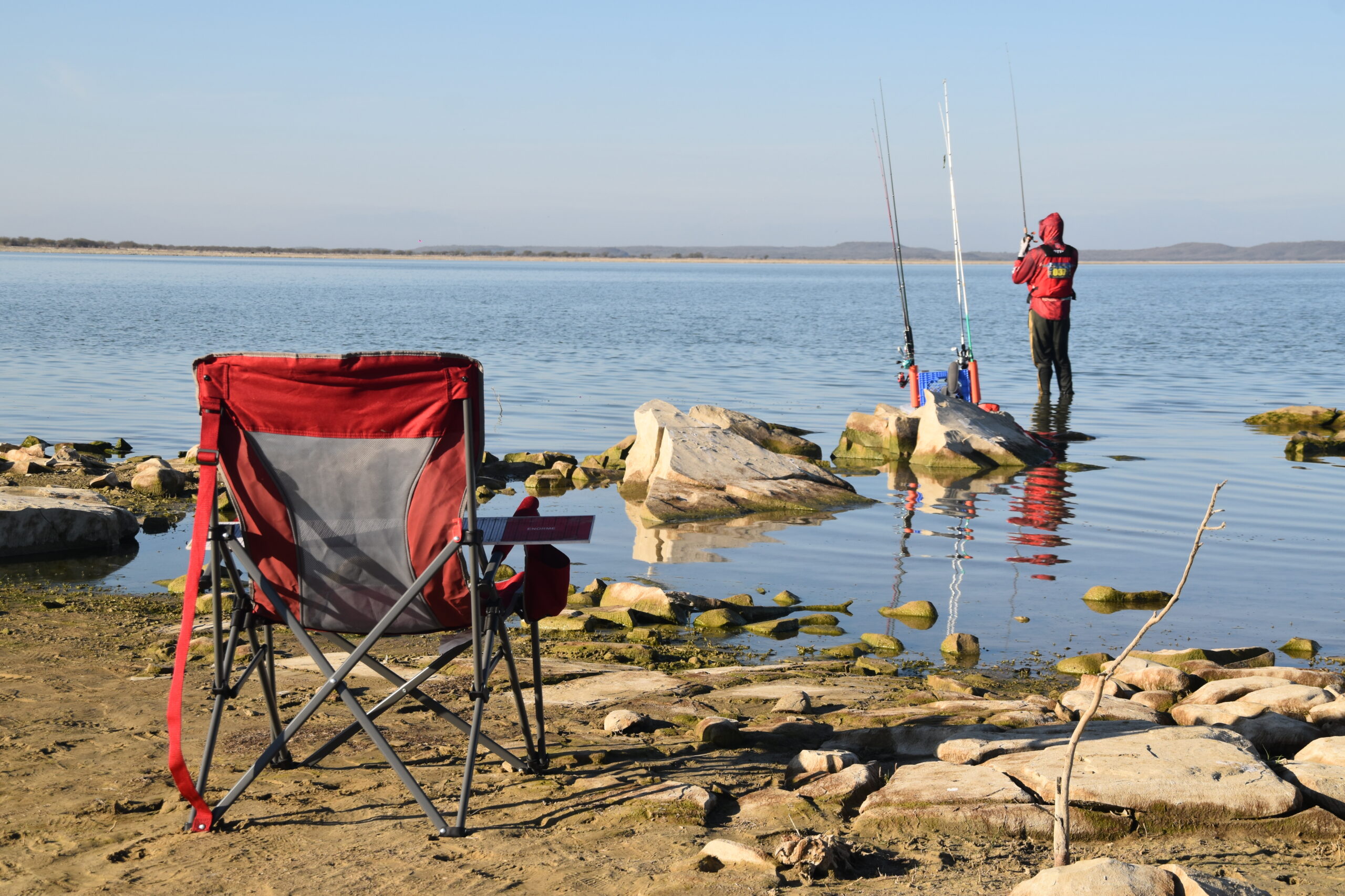 Pesca competitiva durante la jornada final del serial Bass Challenge